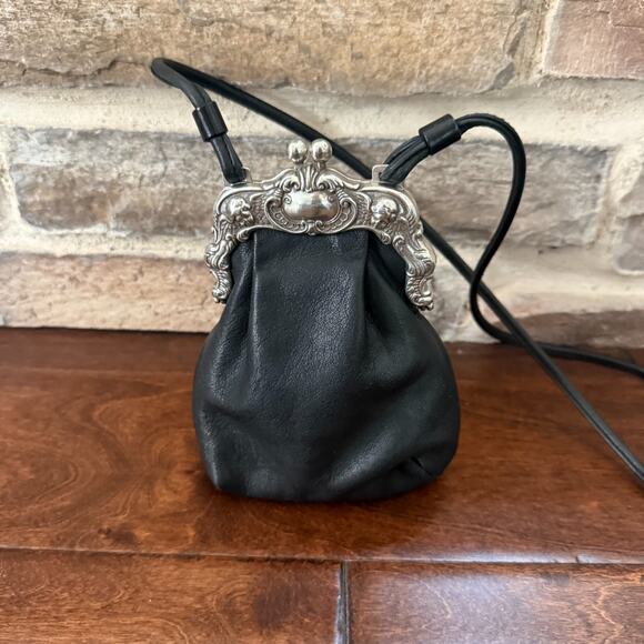 Brighton Leather Kiss-Lock Frame Mini Crossbody Bag Black Silver-Tone Heart Logo - Picture 1 of 4